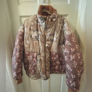 B😊G😊!! American Eagle reversible winter puffer coat / sherpa coat